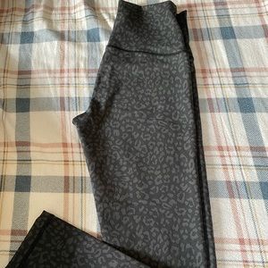 Aerie offline black leopard print leggings